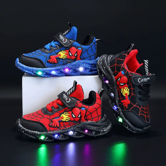 Czerwone czarne buty LED Chłopcy Wiosna Cartoon Mesh Buty outdoorowe Dzieci Świecą Buty antypoślizgowe Rozmiar 21-30 